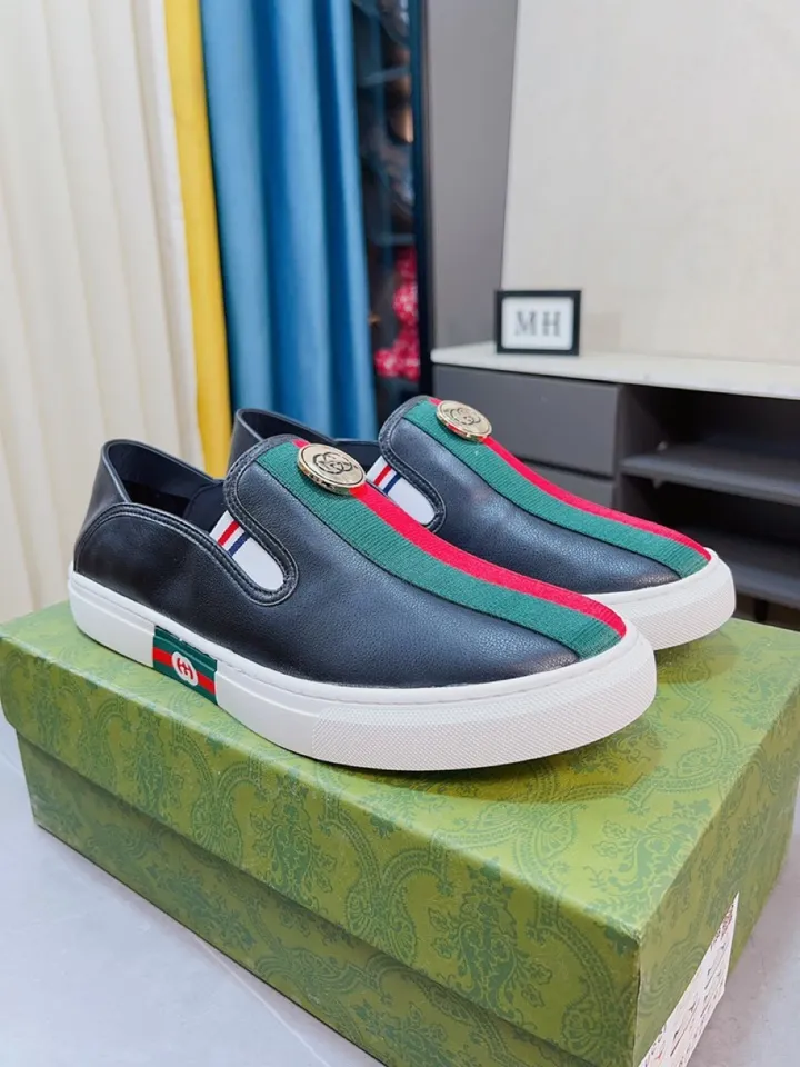 Men's shoes 💰420🌹🌹GUCCI [Gucci] New high-end brand of men's shoes, the latest fashionable casual men's shoes, trendy and versatile, relaxed and sporty style, uppers imported from Italy, first-layer cowhide, genuine leather lining, and ultra-fine workmanship. Original personalized fashionable rubber wear-resistant outsole, light and comfortable on the foot, size 38-44